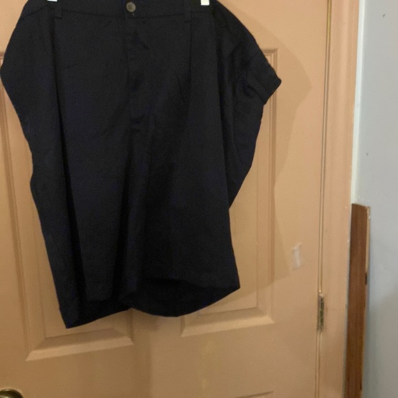 Haggar Other - Men’s Hagar pleated front stretch waist size 44 black shorts